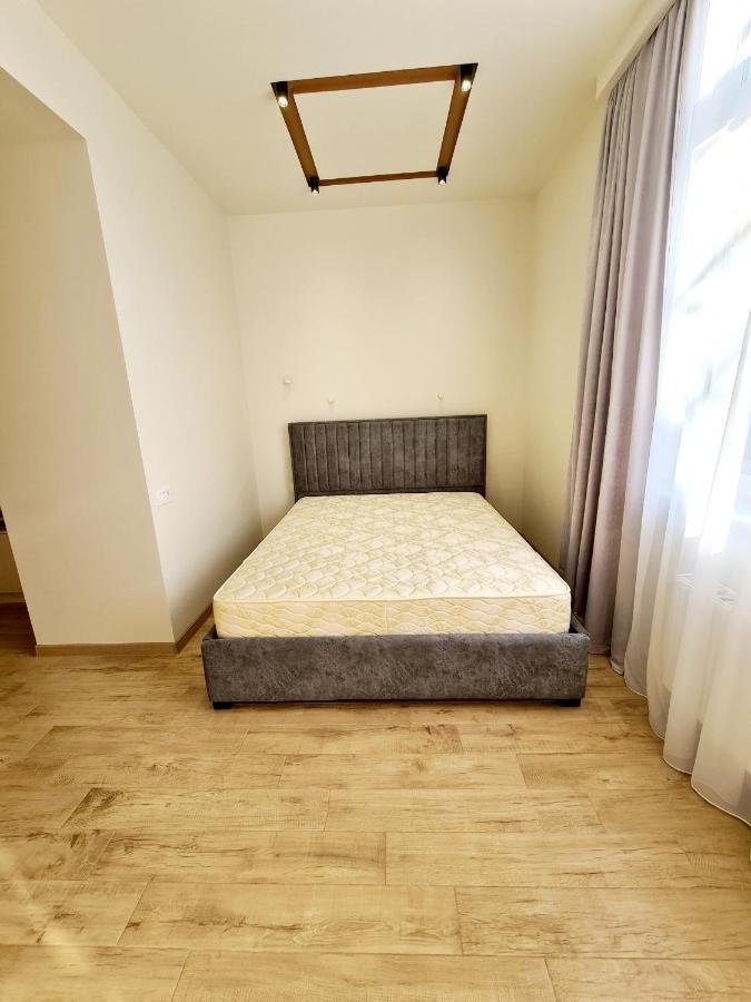 Deluxe Apartment In City Center Ereván Exterior foto